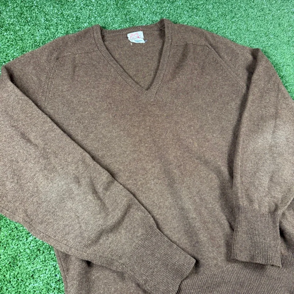 Alan Paine Stewart Brown V-Neck Sweater Mens 44 Pure Lambswool Made in England